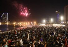 Sant Joan en Barcelona reúne a 90.000 personas en las playas Sant Joan en Barcelona reúne a 90.000 personas en las playas