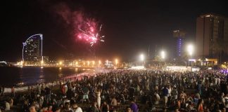 Sant Joan en Barcelona reúne a 90.000 personas en las playas Sant Joan en Barcelona reúne a 90.000 personas en las playas