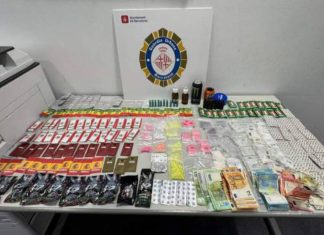 Un accidente de moto en el Eixample termina con un arresto por tráfico de drogas Un accidente de moto en el Eixample termina con un arresto por tráfico de drogas