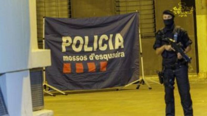 Un hombre muere a tiros en la Zona Franca y los Mossos buscan al autor de los disparos