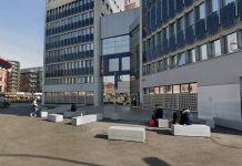 Un hombre provoca altercados en la comisaría de los Mossos de Plaza Espanya Un hombre provoca altercados en la comisaría de los Mossos de Plaza Espanya