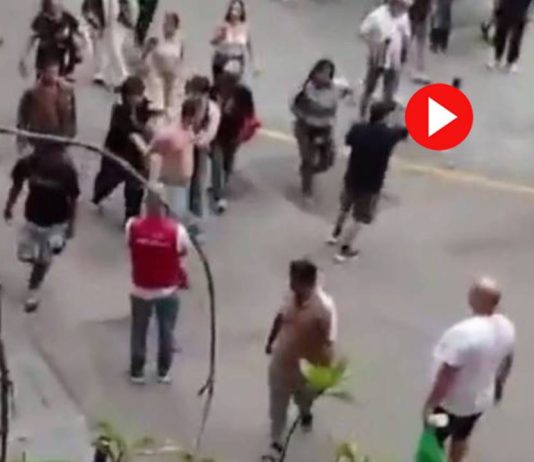 Un robo en el Raval de Barcelona termina con el ladrón apaleado y detenido Un robo en el Raval de Barcelona termina con el ladrón apaleado y detenido