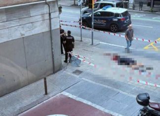 Un tiroteo mortal en la calle Balmes de Barcelona activa un amplio dispositivo policial Un tiroteo mortal en la calle Balmes de Barcelona activa un amplio dispositivo policial