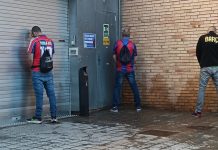 Vecinos del Camp Nou alertan de reuniones de grupos ultras en el entorno del estadio