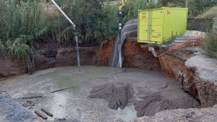 Adif concluye la reparación del socavón en Montcada para la vuelta de la R2 y R11
