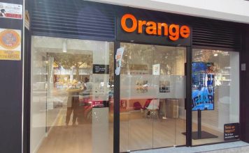 Asalto a una tienda de telefonía en Barcelona, en el distrito de Sant Martí Asalto a una tienda de telefonía en Barcelona, en el distrito de Sant Martí