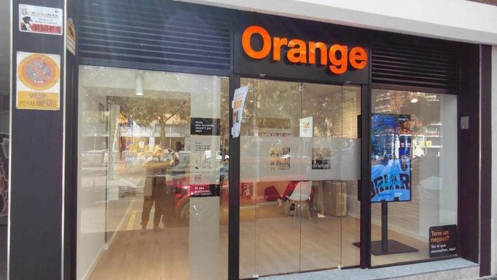 Asalto a una tienda de telefonía en Barcelona, en el distrito de Sant Martí