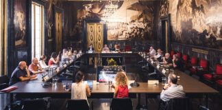 Barcelona destina 200.000 euros al comercio local durante su Capitalidad Europea Barcelona destina 200.000 euros al comercio local durante su Capitalidad Europea