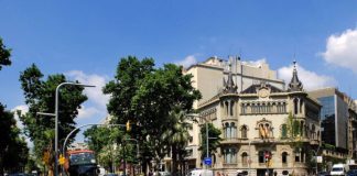Barcelona incorpora nuevas medidas para reforzar la seguridad de los motoristas Barcelona incorpora nuevas medidas para reforzar la seguridad de los motoristas