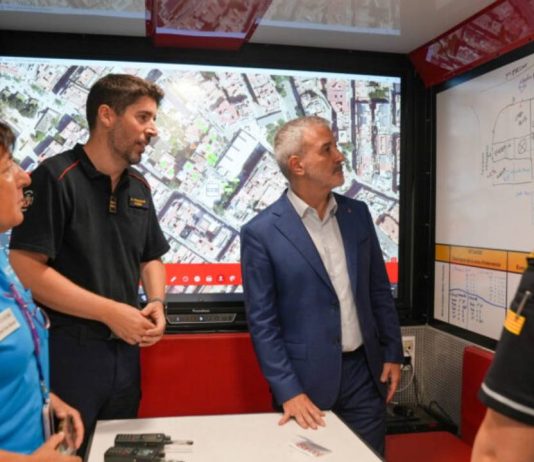Barcelona mantiene el dispositivo nocturno para atender a los vecinos desalojados en Sarrià-Sant Gervasi Barcelona mantiene el dispositivo nocturno para atender a los vecinos desalojados en Sarrià-Sant Gervasi
