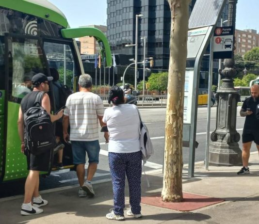 Barcelona reorganiza las paradas de bus interurbano de la Diagonal para mejorar la movilidad Barcelona reorganiza las paradas de bus interurbano de la Diagonal para mejorar la movilidad