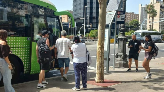 Barcelona reorganiza las paradas de bus interurbano de la Diagonal para mejorar la movilidad