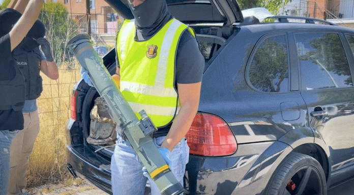 Desmantelada una red de tráfico de armas con dos arsenales y más de 40 armas Desmantelada una red de tráfico de armas con dos arsenales y más de 40 armas