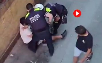 Detenido en el Raval por arrancar un colgante a una mujer que paseaba con su hija Detenido en el Raval por arrancar un colgante a una mujer que paseaba con su hija