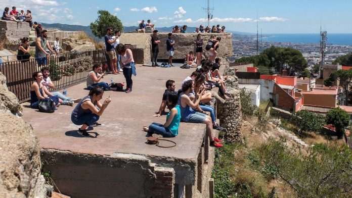 El Ayuntamiento impulsa más control en el Turó de la Rovira contra el incivismo