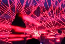 El Laser Show regresa al Tibidabo para animar las noches de verano El Laser Show regresa al Tibidabo para animar las noches de verano