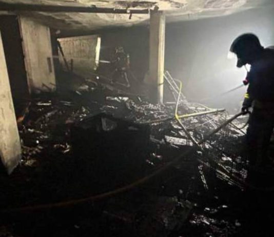 El incendio en una obra de Hospitalet deja diez heridos leves y varios evacuados El incendio en una obra de Hospitalet deja diez heridos leves y varios evacuados