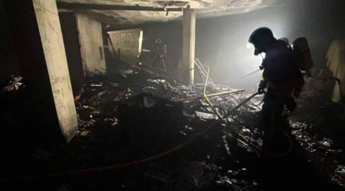El incendio en una obra de Hospitalet deja diez heridos leves y varios evacuados El incendio en una obra de Hospitalet deja diez heridos leves y varios evacuados