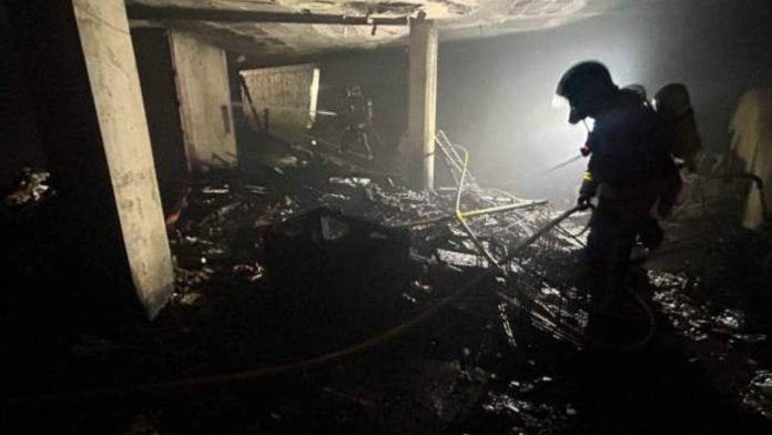 El incendio en una obra de Hospitalet deja diez heridos leves y varios evacuados