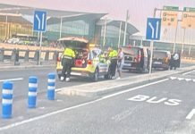 Élite Taxi avisa de movilizaciones si no se frena el intrusismo en el aeropuerto de Barcelona Élite Taxi avisa de movilizaciones si no se frena el intrusismo en el aeropuerto de Barcelona