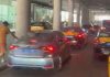 Élite Taxi denuncia el descontrol en el Aeropuerto de Barcelona y exige medidas urgentes Élite Taxi denuncia el descontrol en el Aeropuerto de Barcelona y exige medidas urgentes
