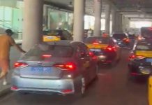 Élite Taxi denuncia el descontrol en el Aeropuerto de Barcelona y exige medidas urgentes Élite Taxi denuncia el descontrol en el Aeropuerto de Barcelona y exige medidas urgentes