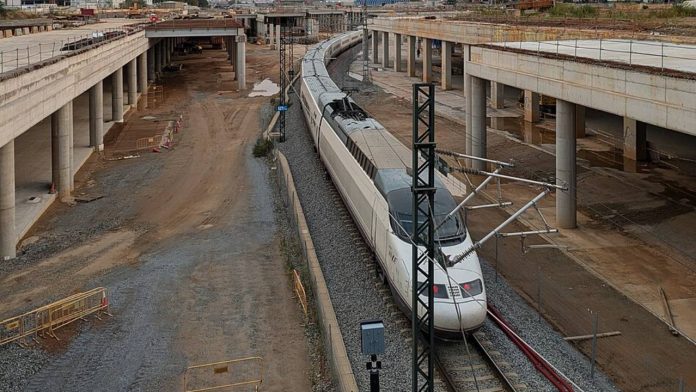 Retrasos en los trenes de alta velocidad entre Barcelona y Girona por un robo de cable