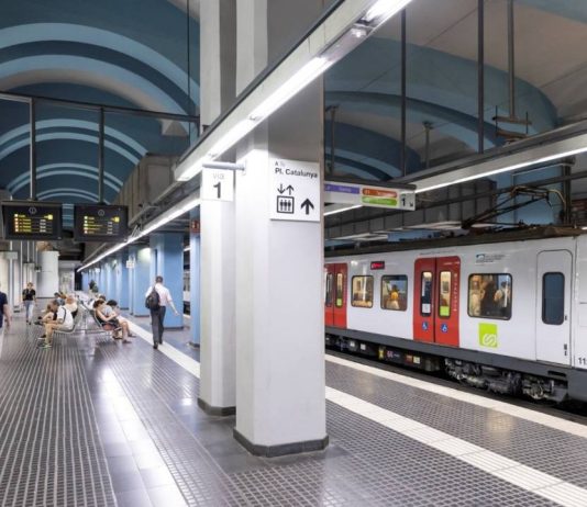 FGC corta el servicio entre Gràcia y Sarrià en agosto para renovar la vía de la línea Barcelona-Vallès FGC corta el servicio entre Gràcia y Sarrià en agosto para renovar la vía de la línea Barcelona-Vallès