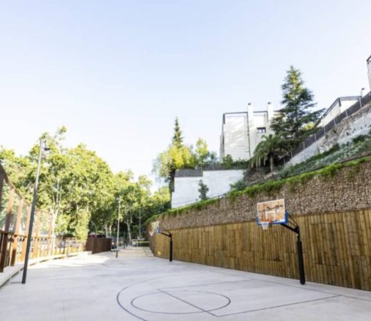 Gràcia estrena nuevas pistas de baloncesto bajo el viaducto de Vallcarca Gràcia estrena nuevas pistas de baloncesto bajo el viaducto de Vallcarca