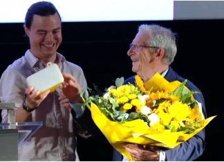 Joan Pera recibe el premio honorífico en la apertura de La GRAN Pantalla Joan Pera recibe el premio honorífico en la apertura de La GRAN Pantalla