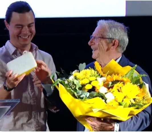 Joan Pera recibe el premio honorífico en la apertura de La GRAN Pantalla Joan Pera recibe el premio honorífico en la apertura de La GRAN Pantalla