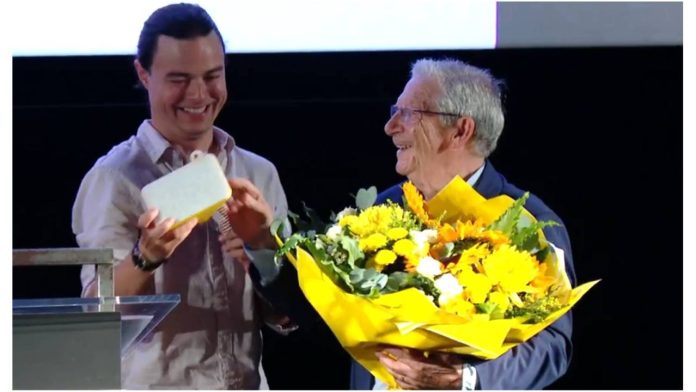 Joan Pera recibe el premio honorífico en la apertura de La GRAN Pantalla