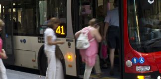 La Sindicatura de Barcelona pide a TMB medidas contra el ruido en el transporte público La Sindicatura de Barcelona pide a TMB medidas contra el ruido en el transporte público