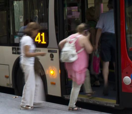 La Sindicatura de Barcelona pide a TMB medidas contra el ruido en el transporte público La Sindicatura de Barcelona pide a TMB medidas contra el ruido en el transporte público