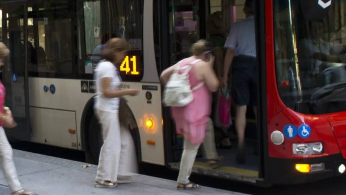La Sindicatura de Barcelona pide a TMB medidas contra el ruido en el transporte público