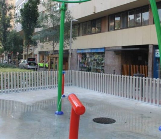 La avenida Mistral incorpora una nueva zona de juegos de agua La avenida Mistral incorpora una nueva zona de juegos de agua