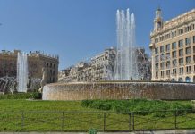 Las fonts Bessones de la plaza Catalunya vuelven a funcionar Las fonts Bessones de la plaza Catalunya vuelven a funcionar