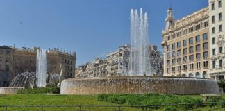 Las fonts Bessones de la plaza Catalunya vuelven a funcionar Las fonts Bessones de la plaza Catalunya vuelven a funcionar