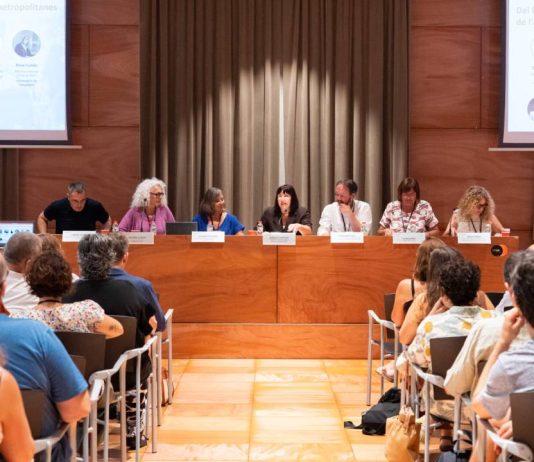 Los barrios afrontan los grandes retos sociales de la metrópoli de Barcelona Los barrios afrontan los grandes retos sociales de la metrópoli de Barcelona