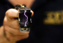 Luz verde al uso de las pistolas Taser por parte de la Guàrdia Urbana Luz verde al uso de las pistolas Taser por parte de la Guàrdia Urbana