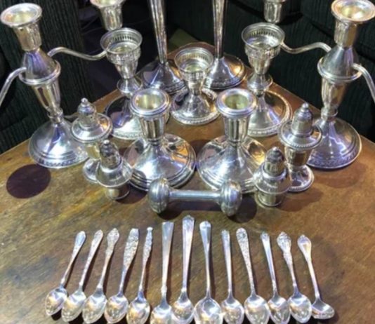 Objetos de plata guardados durante años: las claves para saber si tienen valor antes de venderlos Objetos de plata guardados durante años: las claves para saber si tienen valor antes de venderlos