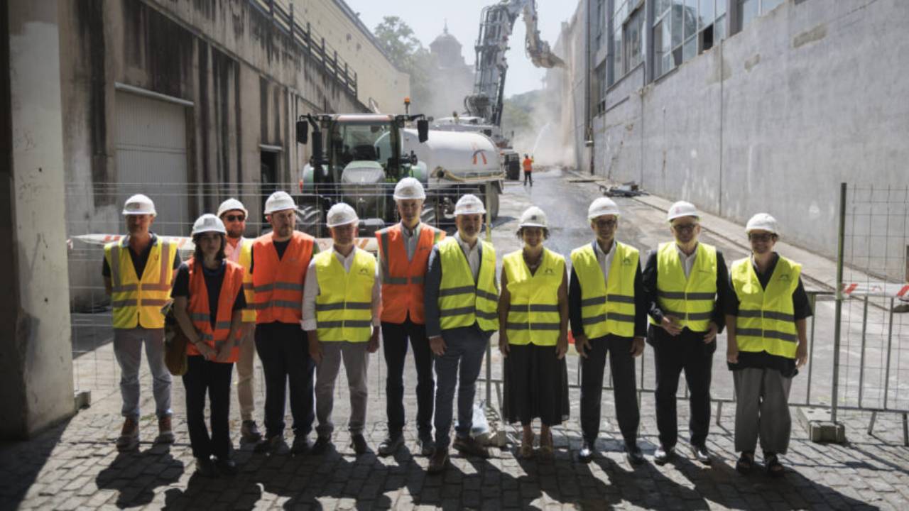 Obras Fira Montjuïc Barcelona: empiezan los derribos del nuevo palacio multifuncional 1 Obras Fira Montjuïc Barcelona: empiezan los derribos del nuevo palacio multifuncional