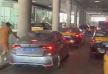 Élite Taxi denuncia el descontrol en el Aeropuerto de Barcelona y exige medidas urgentes