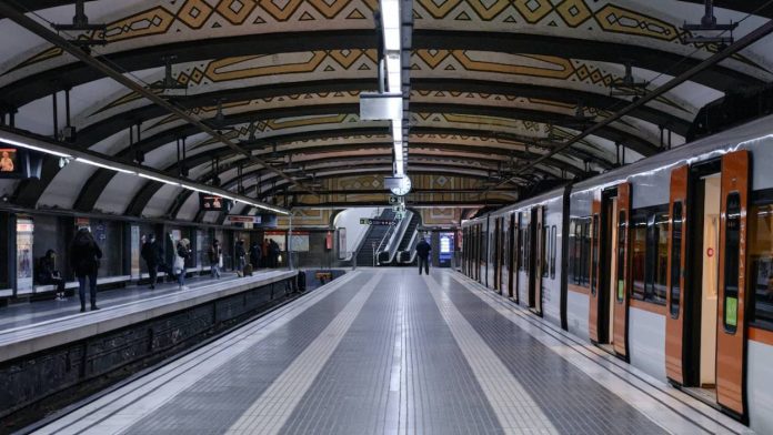 TMB impulsa la renovación del Metro con la compra de 35 nuevos trenes