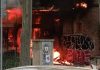 Un aparatoso incendio en Sant Martí calcina el Espai Pere Calafell sin causar heridos Un aparatoso incendio en Sant Martí calcina el Espai Pere Calafell sin causar heridos