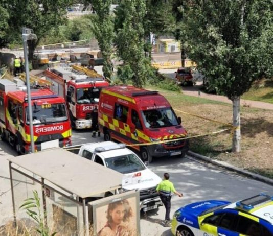 Un derrumbe en las obras del R2 en Vallbona provoca cortes ferroviarios y retrasos Un derrumbe en las obras del R2 en Vallbona provoca cortes ferroviarios y retrasos