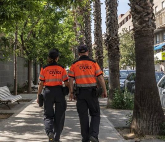 Agentes cívicos de Barcelona: funciones y cómo identificarlos Agentes cívicos de Barcelona: funciones y cómo identificarlos