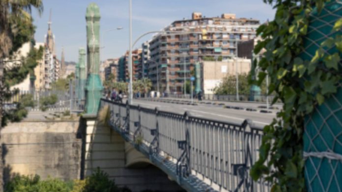Barcelona inicia la rehabilitación integral en fases del Puente de Marina
