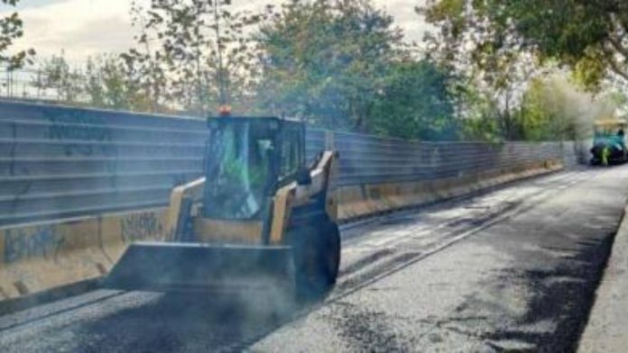 Barcelona prueba asfalto con huesos de aceituna y madera de pino
