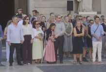 Barcelona homenajea a las víctimas del 17-A en la plaza de Sant Jaume Barcelona homenajea a las víctimas del 17-A en la plaza de Sant Jaume